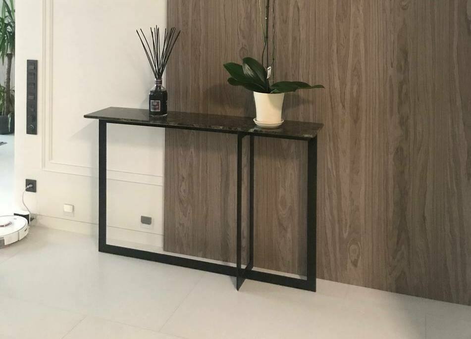 Консольний стіл