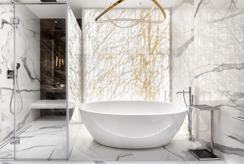 Столик з нержавійки в ванну кімнату